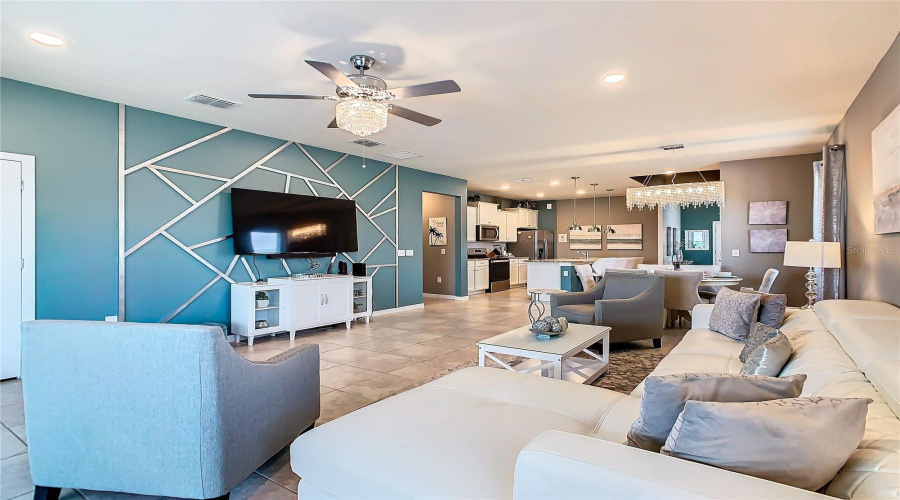 DAVENPORT, Florida 33897, 7 Bedrooms Bedrooms, ,5 BathroomsBathrooms,Residential,For Sale,LILAC,0,MFRO6281370