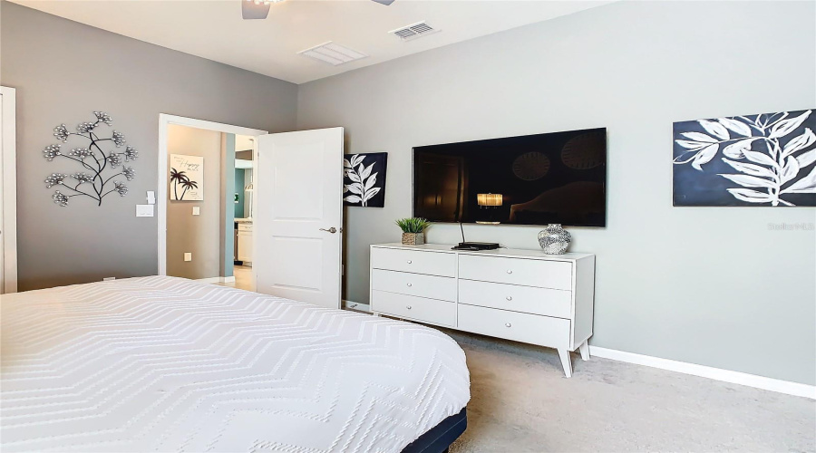 DAVENPORT, Florida 33897, 7 Bedrooms Bedrooms, ,5 BathroomsBathrooms,Residential,For Sale,LILAC,0,MFRO6281370