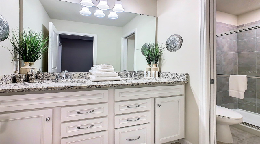 DAVENPORT, Florida 33897, 7 Bedrooms Bedrooms, ,5 BathroomsBathrooms,Residential,For Sale,LILAC,0,MFRO6281370
