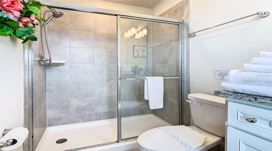 DAVENPORT, Florida 33897, 7 Bedrooms Bedrooms, ,5 BathroomsBathrooms,Residential,For Sale,LILAC,0,MFRO6281370