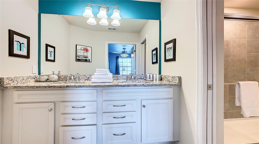 DAVENPORT, Florida 33897, 7 Bedrooms Bedrooms, ,5 BathroomsBathrooms,Residential,For Sale,LILAC,0,MFRO6281370