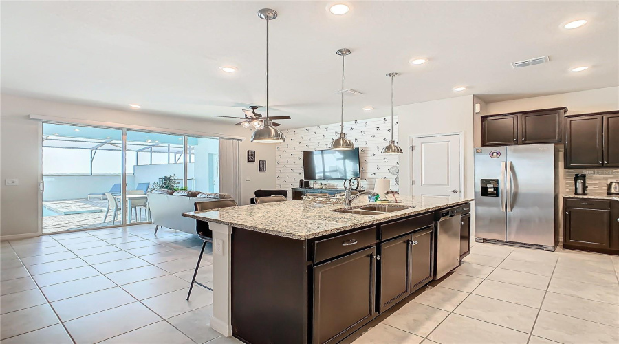DAVENPORT, Florida 33897, 5 Bedrooms Bedrooms, ,4 BathroomsBathrooms,Residential,For Sale,JASMINE,0,MFRO6258498