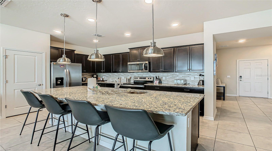 DAVENPORT, Florida 33897, 5 Bedrooms Bedrooms, ,4 BathroomsBathrooms,Residential,For Sale,JASMINE,0,MFRO6258498