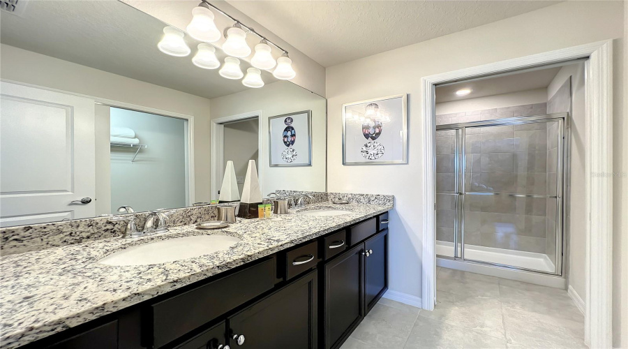 DAVENPORT, Florida 33897, 5 Bedrooms Bedrooms, ,4 BathroomsBathrooms,Residential,For Sale,JASMINE,0,MFRO6258498