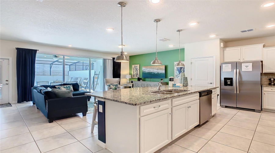 DAVENPORT, Florida 33897, 5 Bedrooms Bedrooms, ,4 BathroomsBathrooms,Residential,For Sale,JETTY,0,MFRO6281358