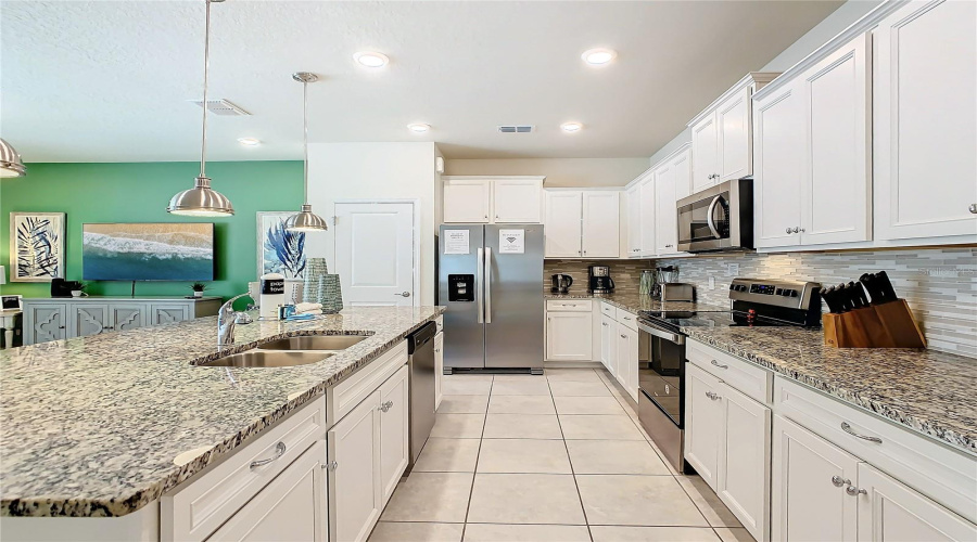 DAVENPORT, Florida 33897, 5 Bedrooms Bedrooms, ,4 BathroomsBathrooms,Residential,For Sale,JETTY,0,MFRO6281358