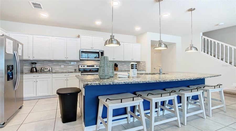 DAVENPORT, Florida 33897, 5 Bedrooms Bedrooms, ,4 BathroomsBathrooms,Residential,For Sale,JETTY,0,MFRO6281358