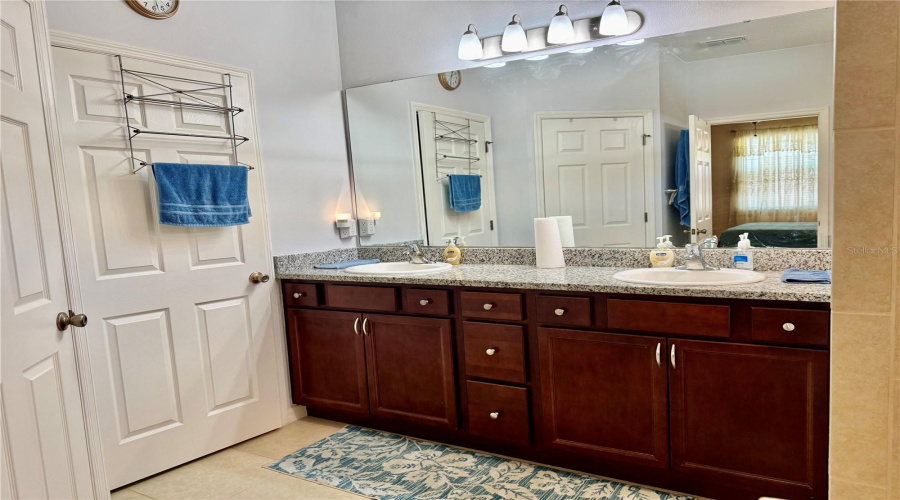 DAVENPORT, Florida 33837, 4 Bedrooms Bedrooms, ,3 BathroomsBathrooms,Residential,For Sale,CAMBRIA GROVE,0,MFRL4954752