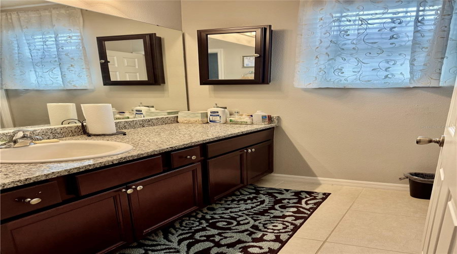DAVENPORT, Florida 33837, 4 Bedrooms Bedrooms, ,3 BathroomsBathrooms,Residential,For Sale,CAMBRIA GROVE,0,MFRL4954752