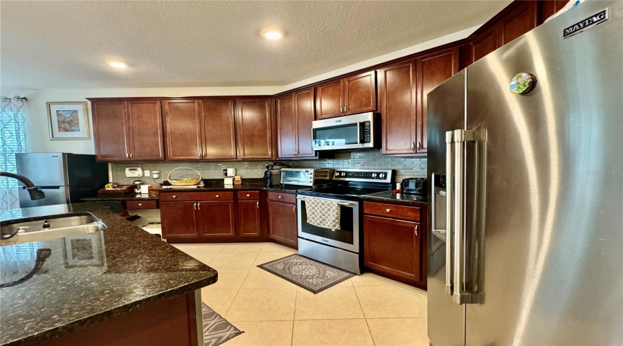 DAVENPORT, Florida 33837, 4 Bedrooms Bedrooms, ,3 BathroomsBathrooms,Residential,For Sale,CAMBRIA GROVE,0,MFRL4954752