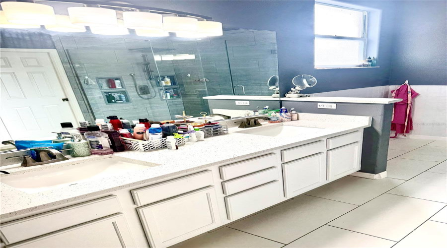 KISSIMMEE, Florida 34746, 3 Bedrooms Bedrooms, ,2 BathroomsBathrooms,Residential,For Sale,THE OAKS,0,MFRS5131600