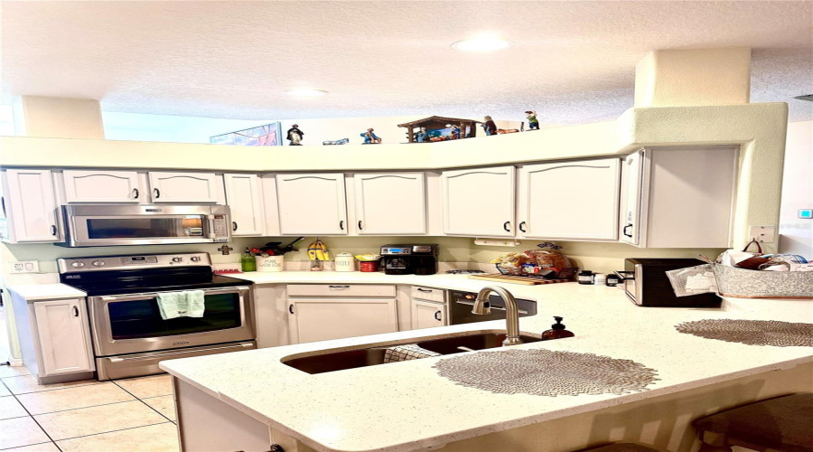KISSIMMEE, Florida 34746, 3 Bedrooms Bedrooms, ,2 BathroomsBathrooms,Residential,For Sale,THE OAKS,0,MFRS5131600