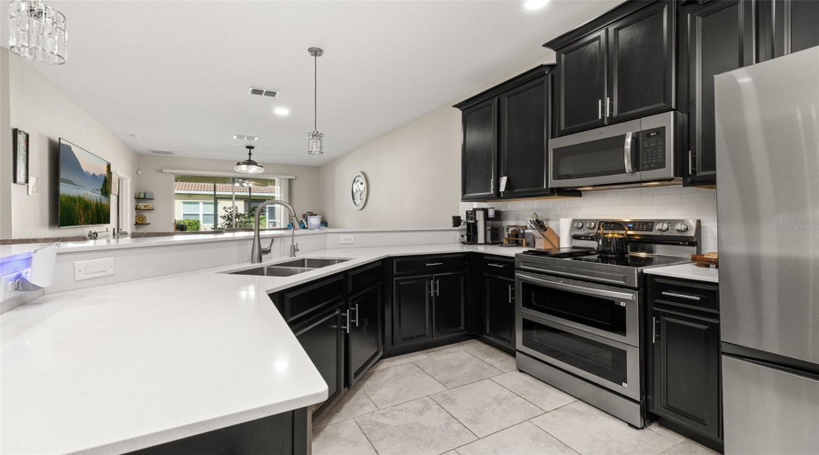 DAVENPORT, Florida 33896, 2 Bedrooms Bedrooms, ,2 BathroomsBathrooms,Residential,For Sale,BLACKWOLF RUN,0,MFRO6325481