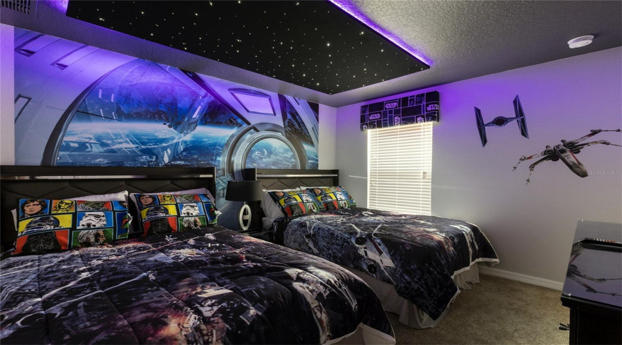 KISSIMMEE, Florida 34747, 7 Bedrooms Bedrooms, ,5 BathroomsBathrooms,Residential,For Sale,QIN,0,MFRO6325462