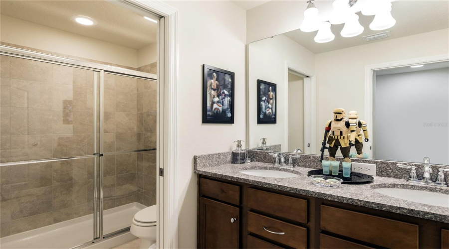 KISSIMMEE, Florida 34747, 7 Bedrooms Bedrooms, ,5 BathroomsBathrooms,Residential,For Sale,QIN,0,MFRO6325462