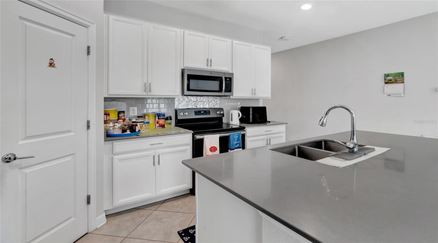 DAVENPORT, Florida 33837, 3 Bedrooms Bedrooms, ,2 BathroomsBathrooms,Residential,For Sale,TAFT,0,MFRG5100087