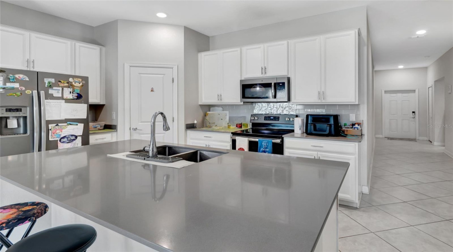 DAVENPORT, Florida 33837, 3 Bedrooms Bedrooms, ,2 BathroomsBathrooms,Residential,For Sale,TAFT,0,MFRG5100087