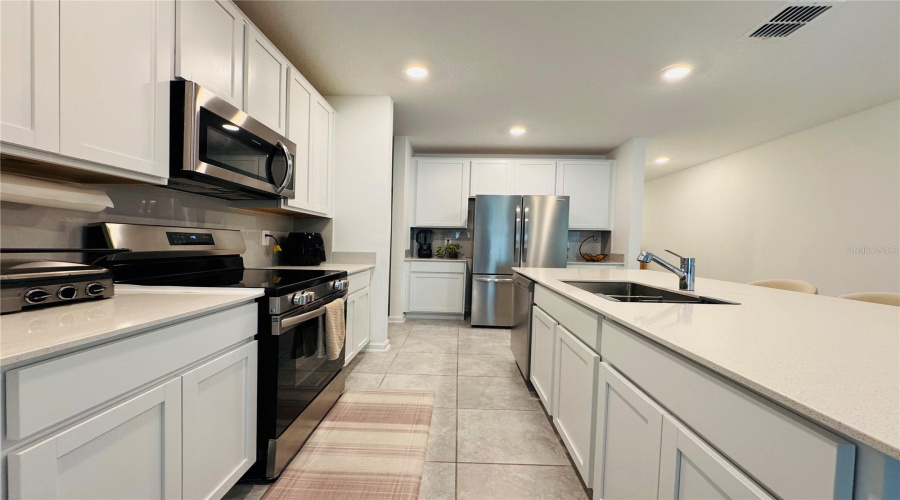 KISSIMMEE, Florida 34746, 3 Bedrooms Bedrooms, ,2 BathroomsBathrooms,Residential,For Sale,TWISTED TWIG,0,MFRO6322472