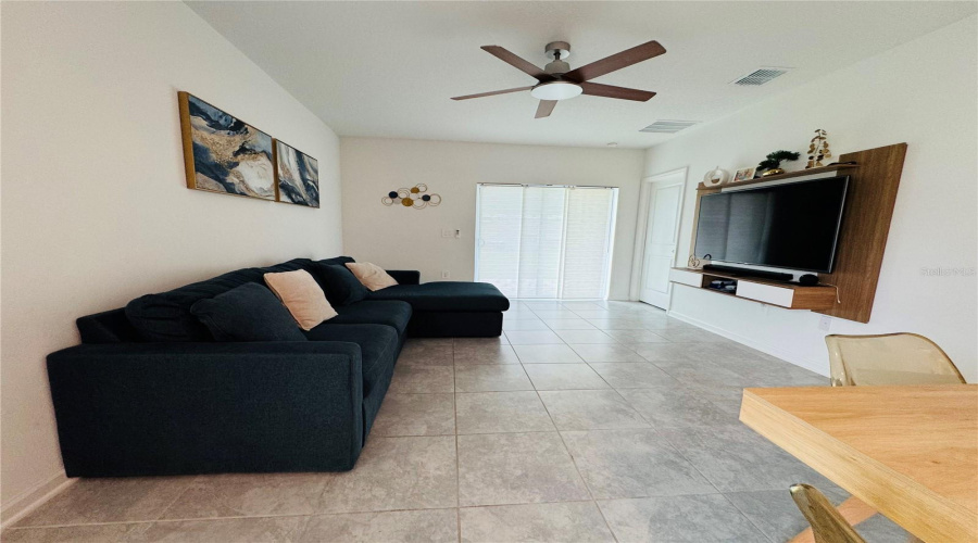 KISSIMMEE, Florida 34746, 3 Bedrooms Bedrooms, ,2 BathroomsBathrooms,Residential,For Sale,TWISTED TWIG,0,MFRO6322472