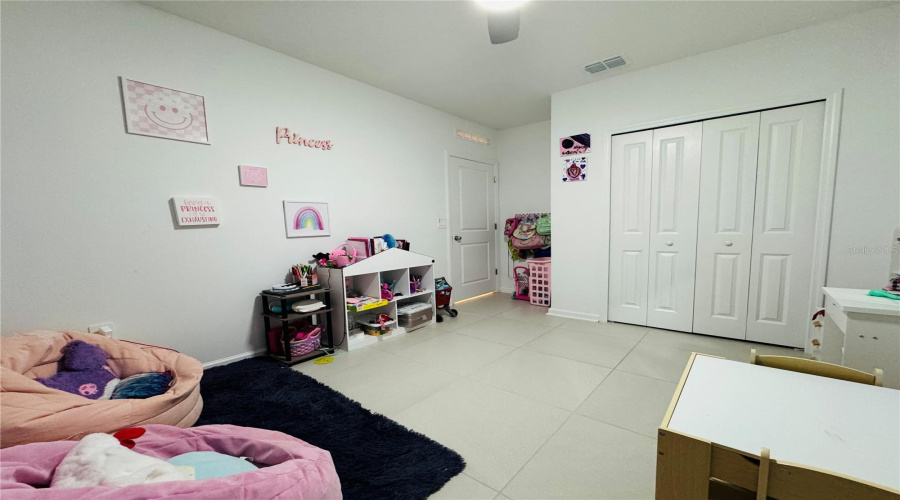 KISSIMMEE, Florida 34746, 3 Bedrooms Bedrooms, ,2 BathroomsBathrooms,Residential,For Sale,TWISTED TWIG,0,MFRO6322472