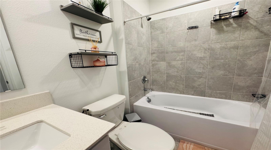 KISSIMMEE, Florida 34746, 3 Bedrooms Bedrooms, ,2 BathroomsBathrooms,Residential,For Sale,TWISTED TWIG,0,MFRO6322472