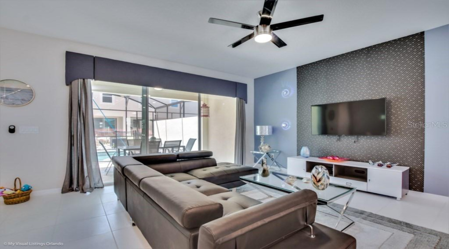 KISSIMMEE, Florida 34747, 5 Bedrooms Bedrooms, ,4 BathroomsBathrooms,Residential,For Sale,CAREY PALM,0,MFRO6330330