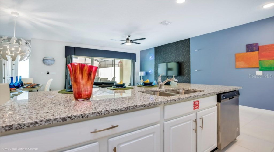 KISSIMMEE, Florida 34747, 5 Bedrooms Bedrooms, ,4 BathroomsBathrooms,Residential,For Sale,CAREY PALM,0,MFRO6330330