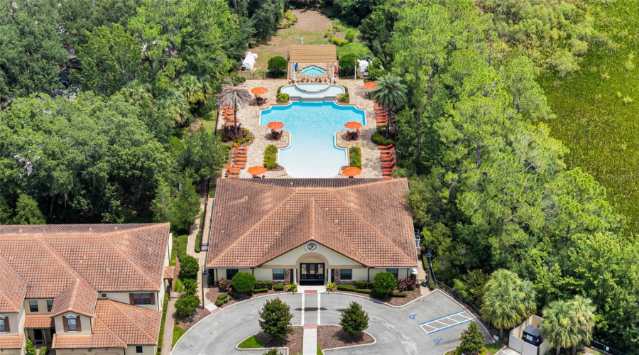 Pool/Clubhouse