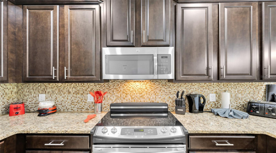 DAVENPORT, Florida 33896, 3 Bedrooms Bedrooms, ,2 BathroomsBathrooms,Residential,For Sale,ROSEVILLE,0,MFRS5131620