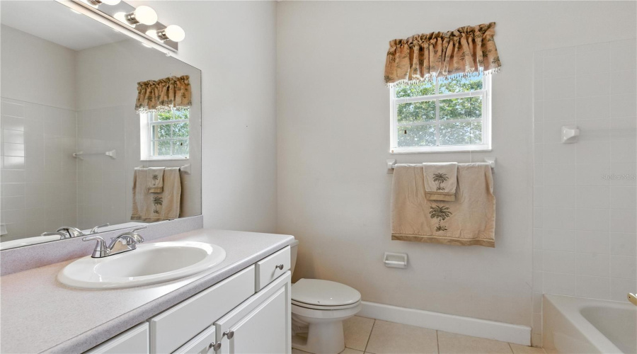 Full Bathroom 2
