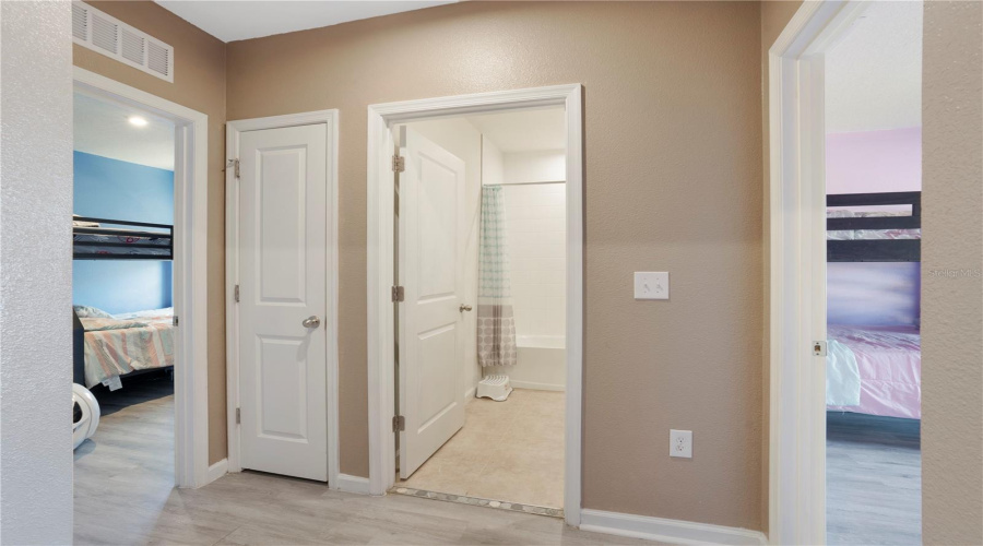 DAVENPORT, Florida 33837, 4 Bedrooms Bedrooms, ,2 BathroomsBathrooms,Residential,For Sale,FIDDLEWOOD,0,MFRO6330923