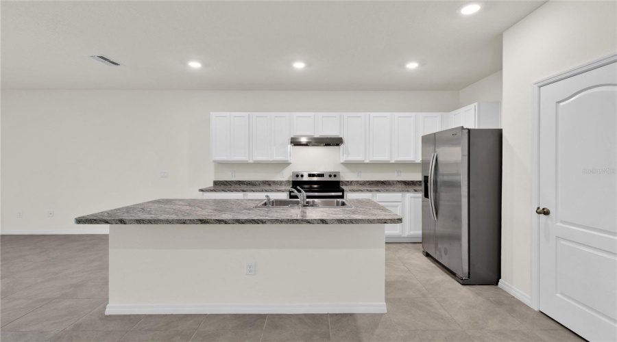 DAVENPORT, Florida 33837, 3 Bedrooms Bedrooms, ,2 BathroomsBathrooms,Residential,For Sale,YELLOW FINCH,0,MFRO6331111