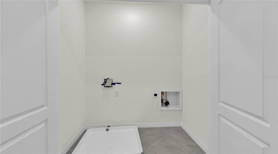 DAVENPORT, Florida 33837, 3 Bedrooms Bedrooms, ,2 BathroomsBathrooms,Residential,For Sale,YELLOW FINCH,0,MFRO6331111