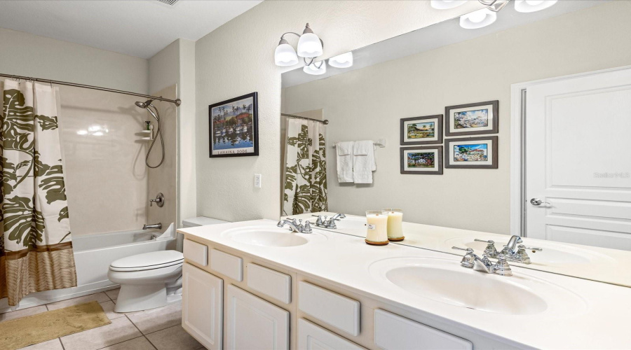 DAVENPORT, Florida 33896, 3 Bedrooms Bedrooms, ,2 BathroomsBathrooms,Residential,For Sale,RIVERDALE,0,MFRO6329992