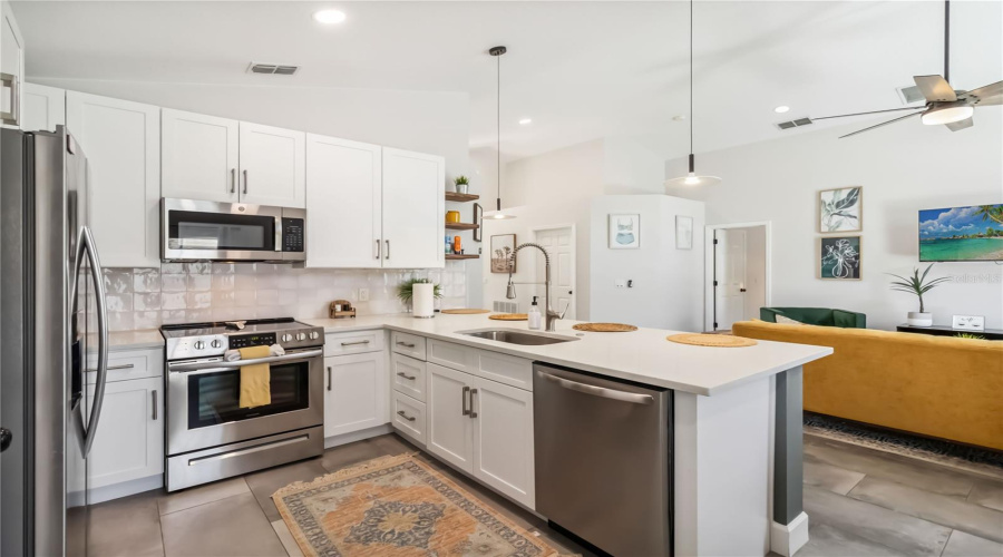 KISSIMMEE, Florida 34746, 3 Bedrooms Bedrooms, ,2 BathroomsBathrooms,Residential,For Sale,CUMBRIAN LAKES,0,MFRR4909643