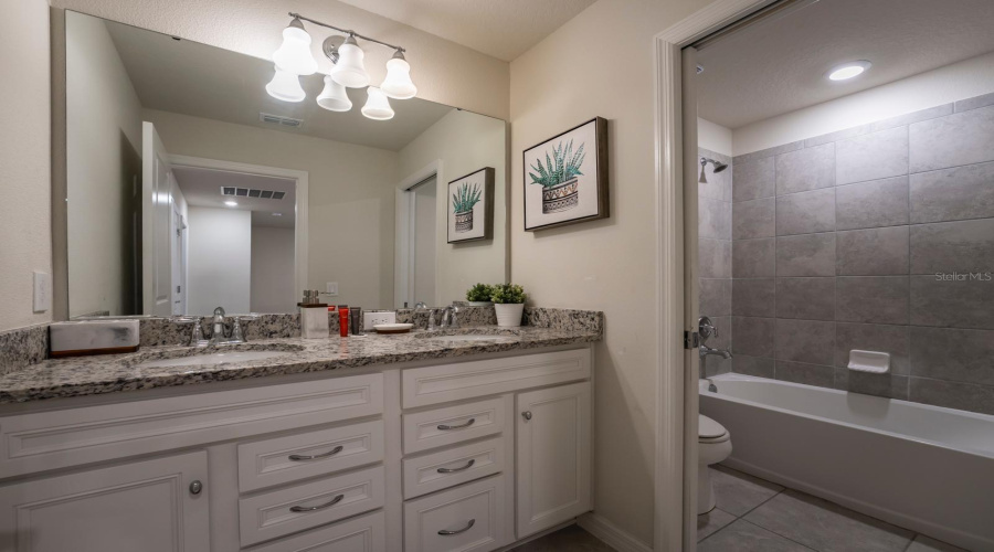 DAVENPORT, Florida 33897, 3 Bedrooms Bedrooms, ,4 BathroomsBathrooms,Residential,For Sale,JETTY,0,MFRO6331094