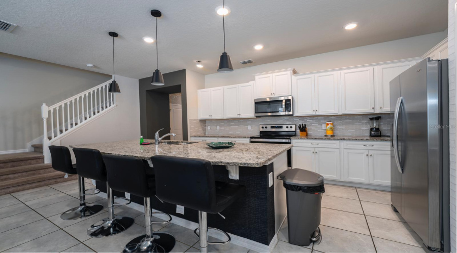 DAVENPORT, Florida 33897, 3 Bedrooms Bedrooms, ,4 BathroomsBathrooms,Residential,For Sale,JETTY,0,MFRO6331094