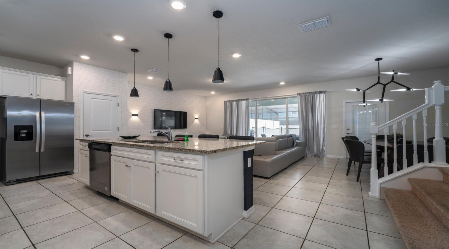 DAVENPORT, Florida 33897, 3 Bedrooms Bedrooms, ,4 BathroomsBathrooms,Residential,For Sale,JETTY,0,MFRO6331094