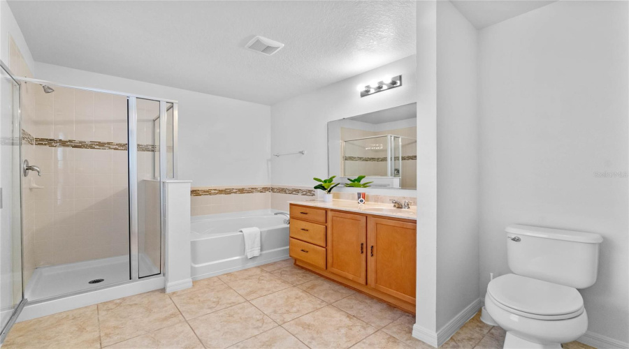 KISSIMMEE, Florida 34746, 4 Bedrooms Bedrooms, ,2 BathroomsBathrooms,Residential,For Sale,EMERALD GREEN,0,MFRO6281425