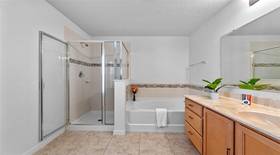 KISSIMMEE, Florida 34746, 4 Bedrooms Bedrooms, ,2 BathroomsBathrooms,Residential,For Sale,EMERALD GREEN,0,MFRO6281425