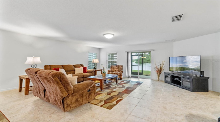 KISSIMMEE, Florida 34746, 4 Bedrooms Bedrooms, ,2 BathroomsBathrooms,Residential,For Sale,EMERALD GREEN,0,MFRO6281425