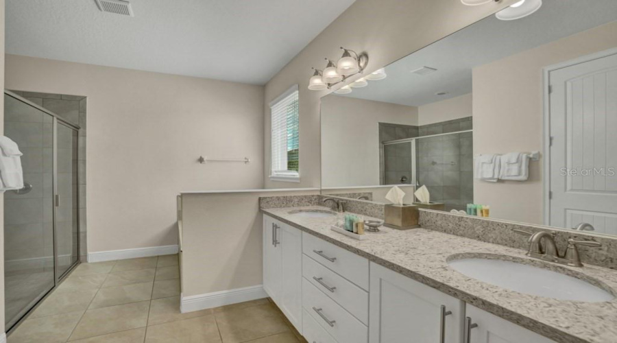 KISSIMMEE, Florida 34747, 8 Bedrooms Bedrooms, ,8 BathroomsBathrooms,Residential,For Sale,FAIRFAX,0,MFRO6331363