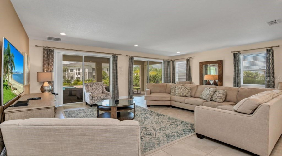 KISSIMMEE, Florida 34747, 8 Bedrooms Bedrooms, ,8 BathroomsBathrooms,Residential,For Sale,FAIRFAX,0,MFRO6331363