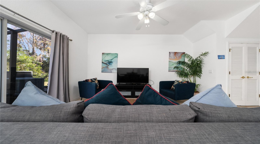 KISSIMMEE, Florida 34746, 4 Bedrooms Bedrooms, ,3 BathroomsBathrooms,Residential,For Sale,CARAVELLE CIR,0,MFRO6331370