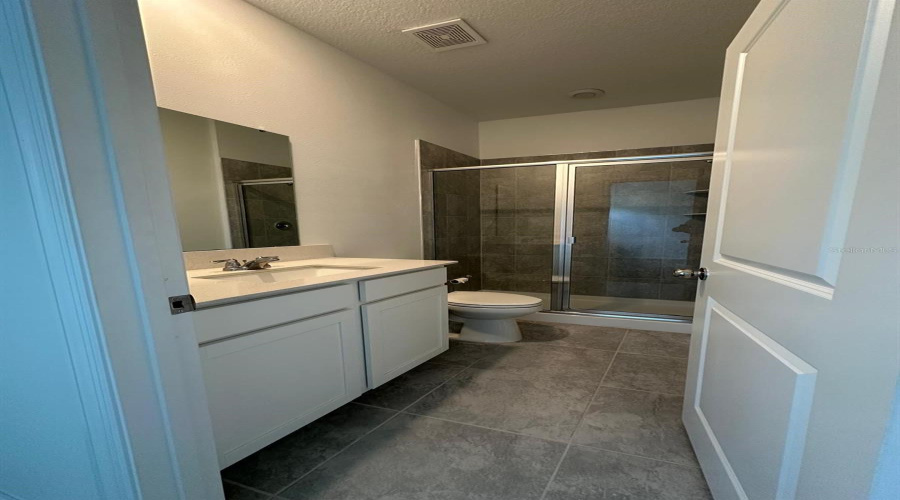 Annex bathroom.