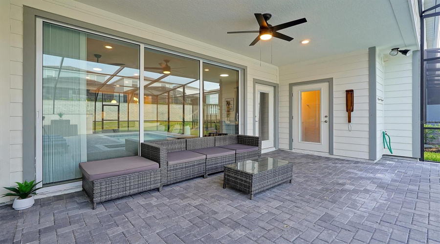 DAVENPORT, Florida 33897, 5 Bedrooms Bedrooms, ,4 BathroomsBathrooms,Residential,For Sale,PARADISE,0,MFRO6261763