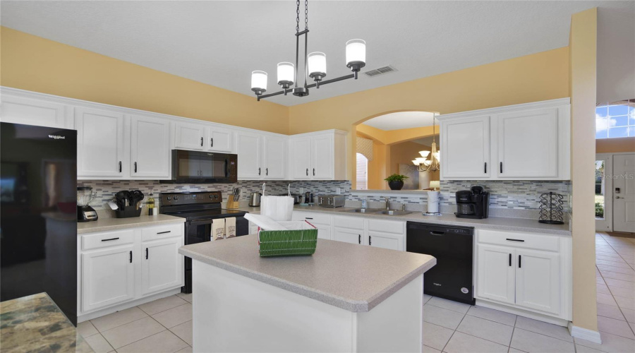 DAVENPORT, Florida 33837, 6 Bedrooms Bedrooms, ,5 BathroomsBathrooms,Residential,For Sale,RUBINO,0,MFRG5090306