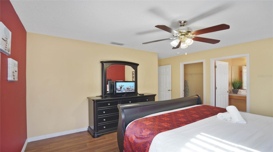 DAVENPORT, Florida 33837, 6 Bedrooms Bedrooms, ,5 BathroomsBathrooms,Residential,For Sale,RUBINO,0,MFRG5090306