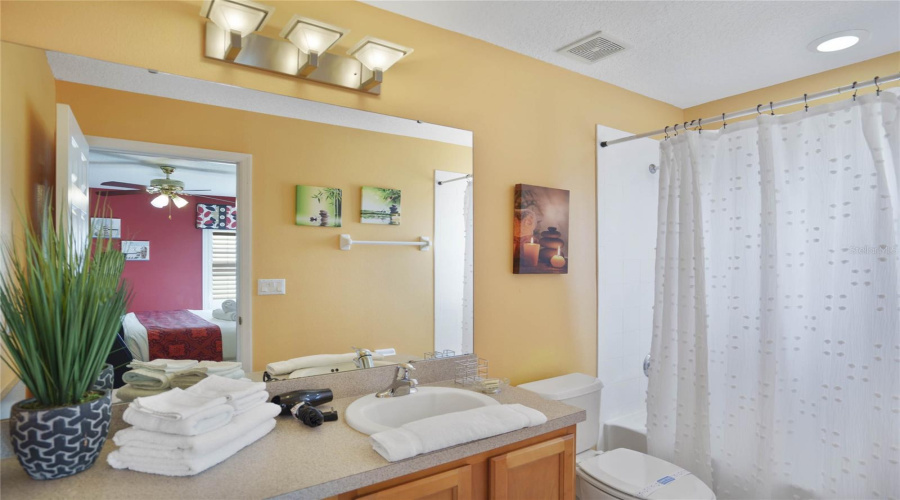 DAVENPORT, Florida 33837, 6 Bedrooms Bedrooms, ,5 BathroomsBathrooms,Residential,For Sale,RUBINO,0,MFRG5090306