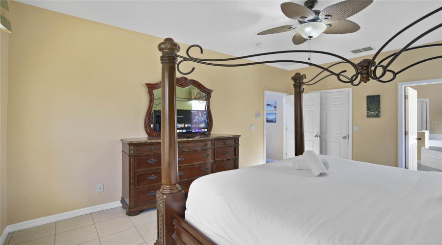 DAVENPORT, Florida 33837, 6 Bedrooms Bedrooms, ,5 BathroomsBathrooms,Residential,For Sale,RUBINO,0,MFRG5090306